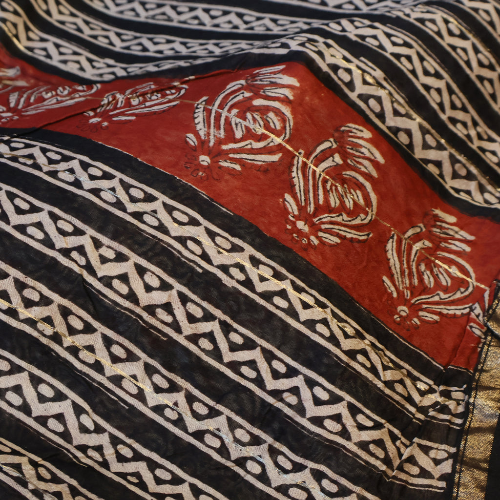 Pure Chanderi Silk Saree with Elegant blue  Prints and Zari Border – 100% Handloom.