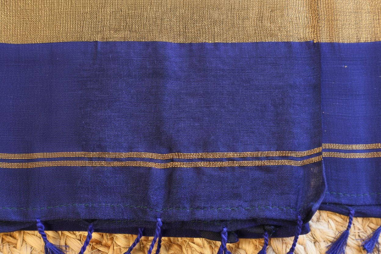 Cotton Handwoven Saree with with Zari Pallu and Tassels . Light weight easy to drape. Comfortable all day.