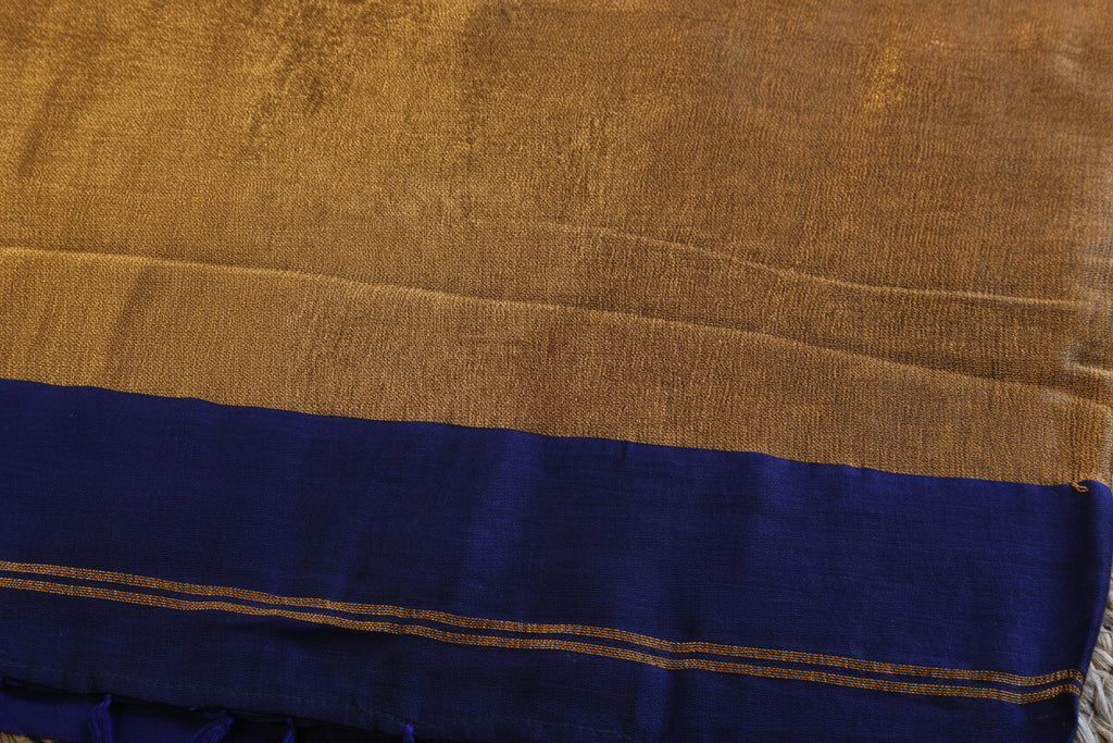 Cotton Handwoven Saree with with Zari Pallu and Tassels . Light weight easy to drape. Comfortable all day.
