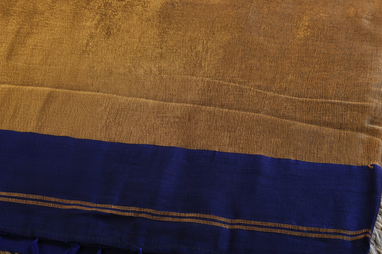 Cotton Handwoven Saree with with Zari Pallu and Tassels . Light weight easy to drape. Comfortable all day.