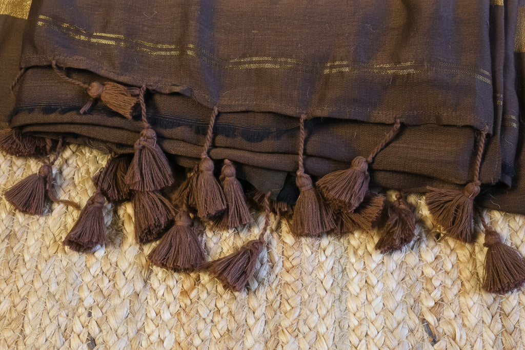 Cotton Handwoven Saree with with Zari Pallu and Tassels . Light weight easy to drape. Comfortable all day.