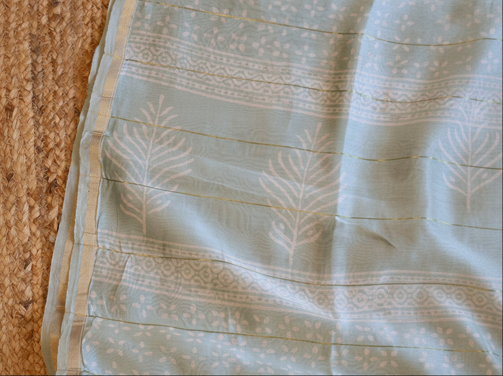 Pure Chanderi Silk Saree with Elegant blue &nbsp;Prints and Zari Border – 100% Handloom.