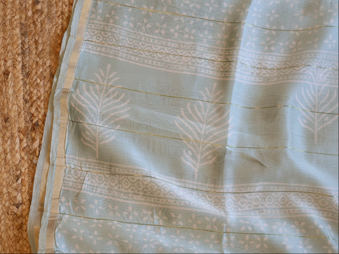 Pure Chanderi Silk Saree with Elegant blue &nbsp;Prints and Zari Border – 100% Handloom.