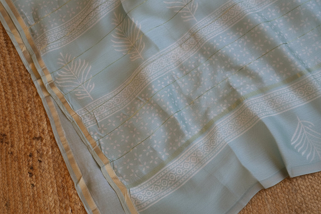 Pure Chanderi Silk Saree with Elegant blue &nbsp;Prints and Zari Border – 100% Handloom.