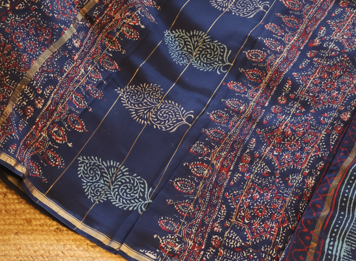 Pure Chanderi Silk Saree with Elegant blue &nbsp;Prints and Zari Border – 100% Handloom