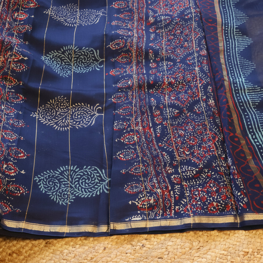 Pure Chanderi Silk Saree with Elegant blue &nbsp;Prints and Zari Border – 100% Handloom