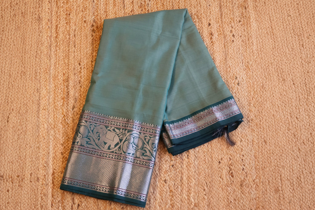 Narayanapet Cotton Handloom Sarees with blouse. Light weight easy to drape. Comfortable all day .