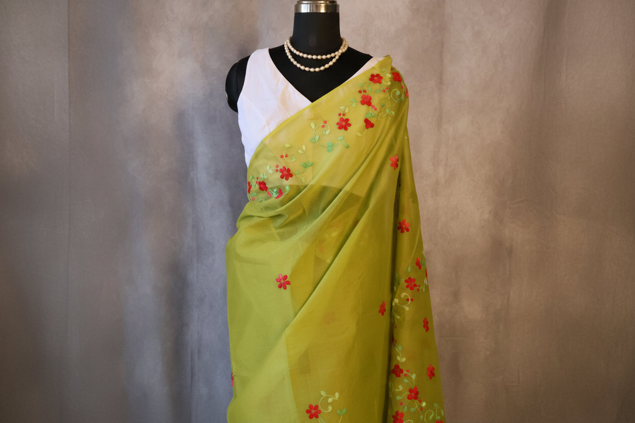 Handloom Saree from Bengal with hand-Embroidered Pure Cotton Saree