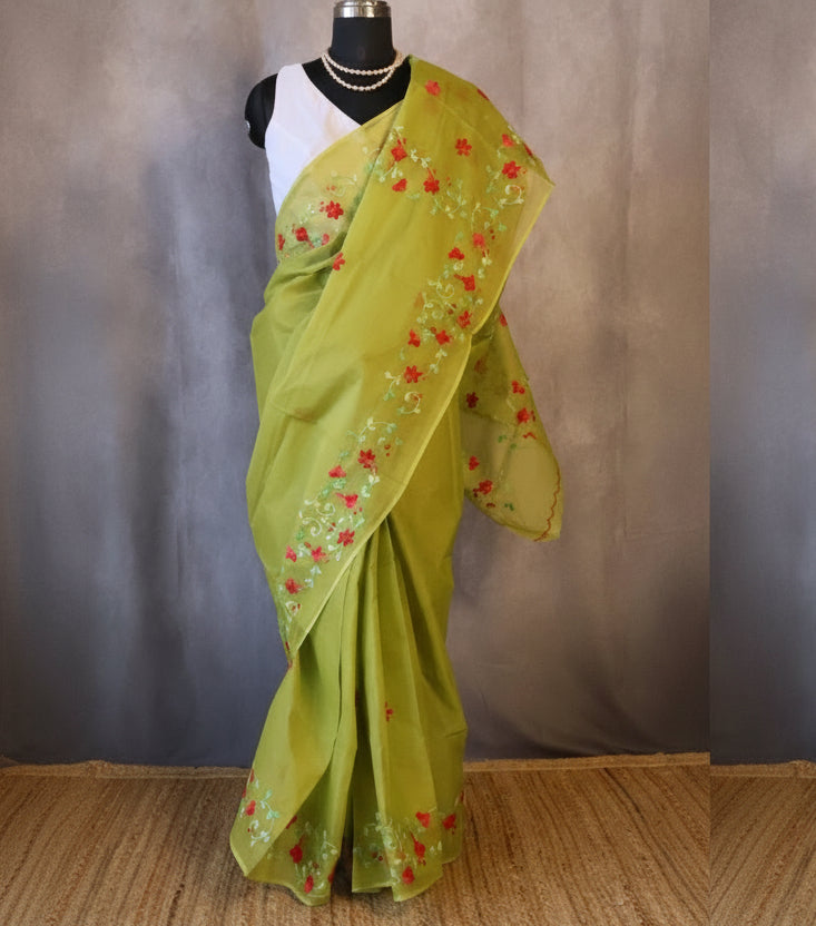 Handloom Saree from Bengal with hand-Embroidered Pure Cotton Saree