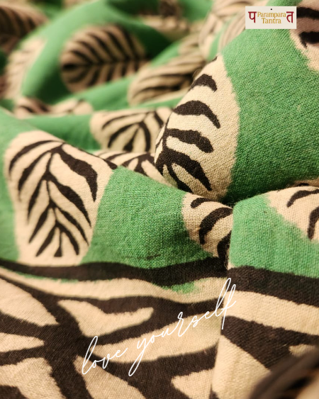 Mulmul pure cotton Sarees block print with blouse. Lightweight, easy to drape . Comfortable all day .