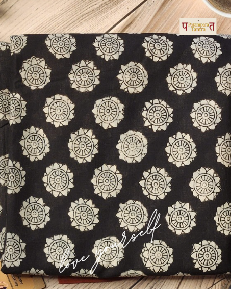 Mulmul pure cotton Sarees block print with blouse. Lightweight, easy to drape . Comfortable all day .