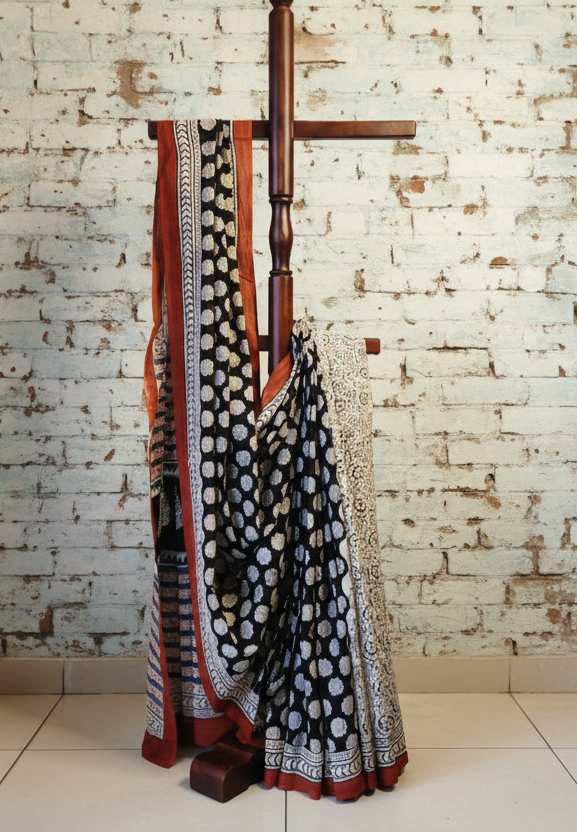 Mulmul pure cotton Sarees block print with blouse. Lightweight, easy to drape . Comfortable all day .