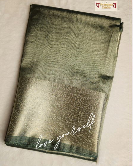 Banarasi Organza Saree with Zari with blouse: Easy to drape and comfortable to wear.