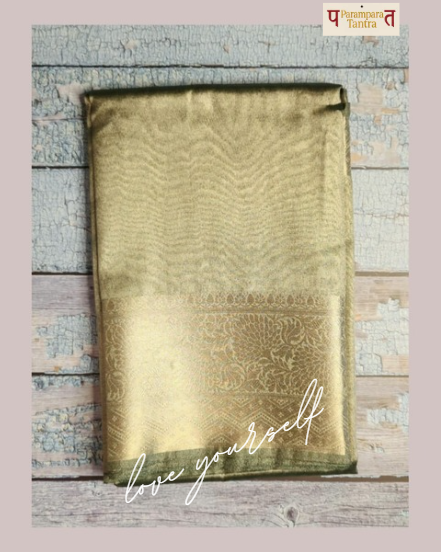 Banarasi Organza Saree with Zari with blouse: Easy to drape and comfortable to wear.