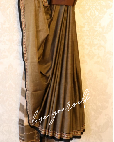 Narayanapet Cotton Handloom Sarees with blouse. Light weight easy to drape. Comfortable all day .
