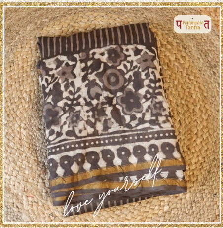 Chanderi Handloom Cotton Silk Saree with blouse – 20% Cotton 80% Silk. Light weight easy to drape. Comfortable all day .