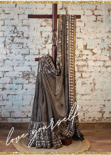 Chanderi Handloom Cotton Silk Saree with blouse – 20% Cotton 80% Silk. Light weight easy to drape. Comfortable all day .