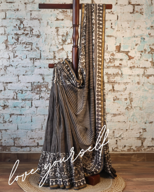 Chanderi Handloom Cotton Silk Saree with blouse – 20% Cotton 80% Silk. Light weight easy to drape. Comfortable all day .