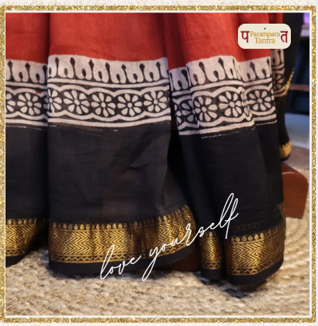 Maheshwari Handloom Silk Saree with blouse – 100% Pure Silk. Lightweight, easy to drape . Comfortable all day .