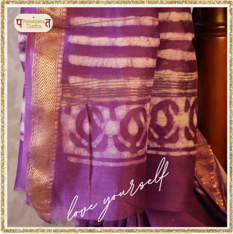 Maheshwari Handloom Cotton Silk Saree with blouse – Cotton 20% Silk 80%Lightweight and comfortable, easy to drape . Comfortable all day .