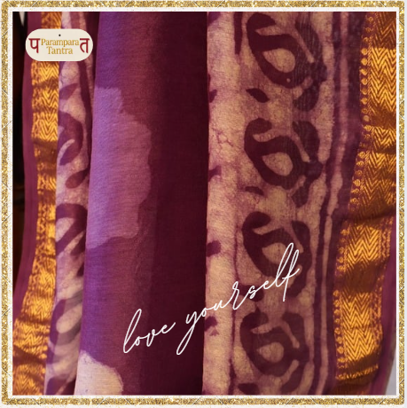 Maheshwari Handloom Cotton Silk Saree with blouse – Cotton 20% Silk 80%Lightweight and comfortable, easy to drape . Comfortable all day .