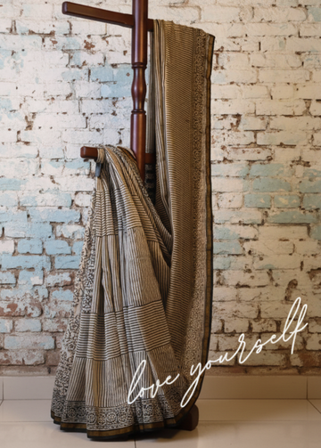 Authentic Chanderi handloom Silk Saree with blouse–  Lightweight, comfortable all day. Easy to drape.