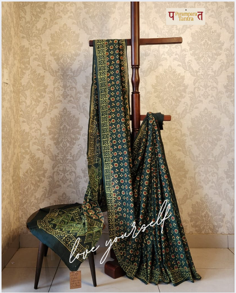 Mulmul pure cotton Sarees block print with blouse . Lightweight, easy to drape . Comfortable all day .