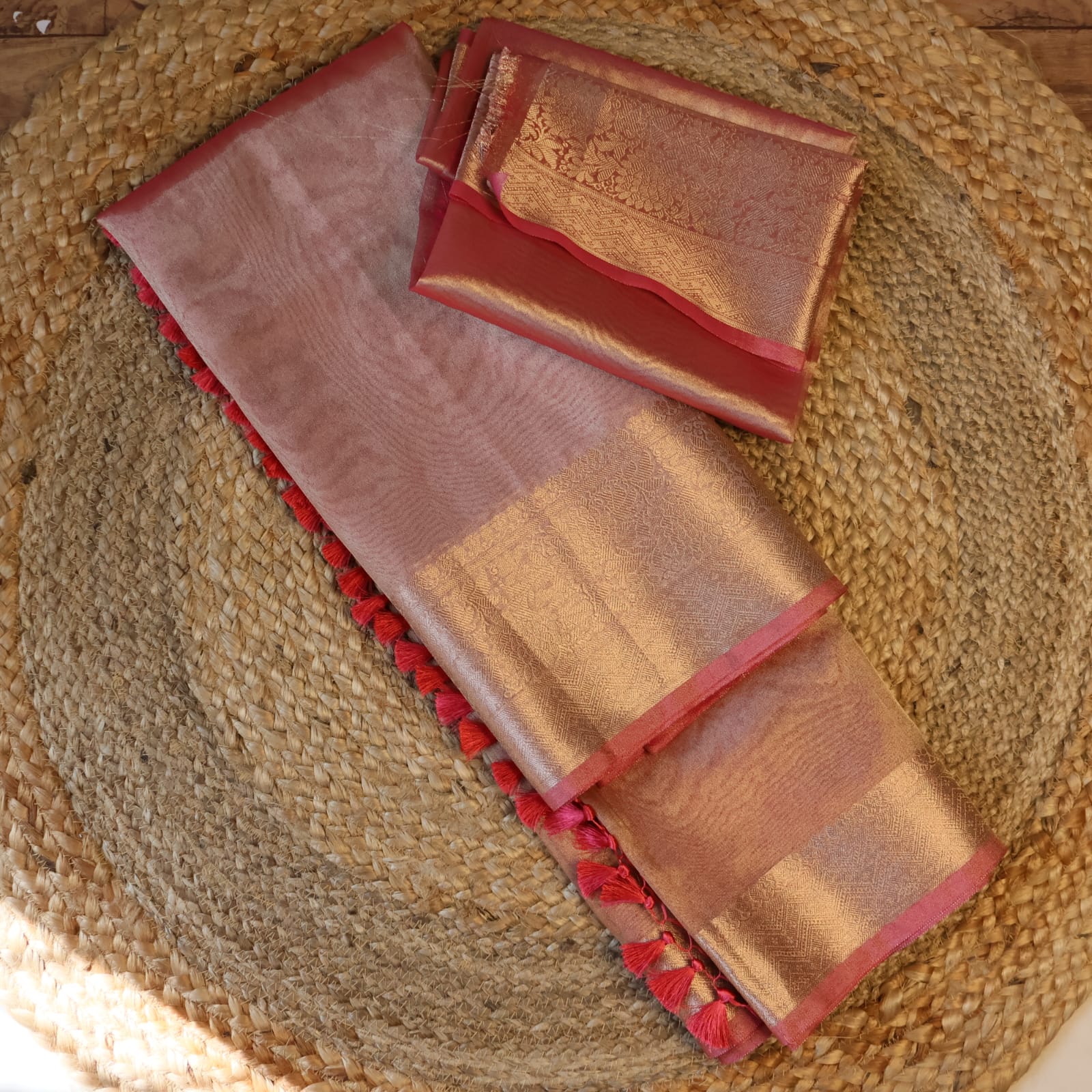Banarasi Organza Saree with Zari with blouse: Easy to drape and comfortable to wear.