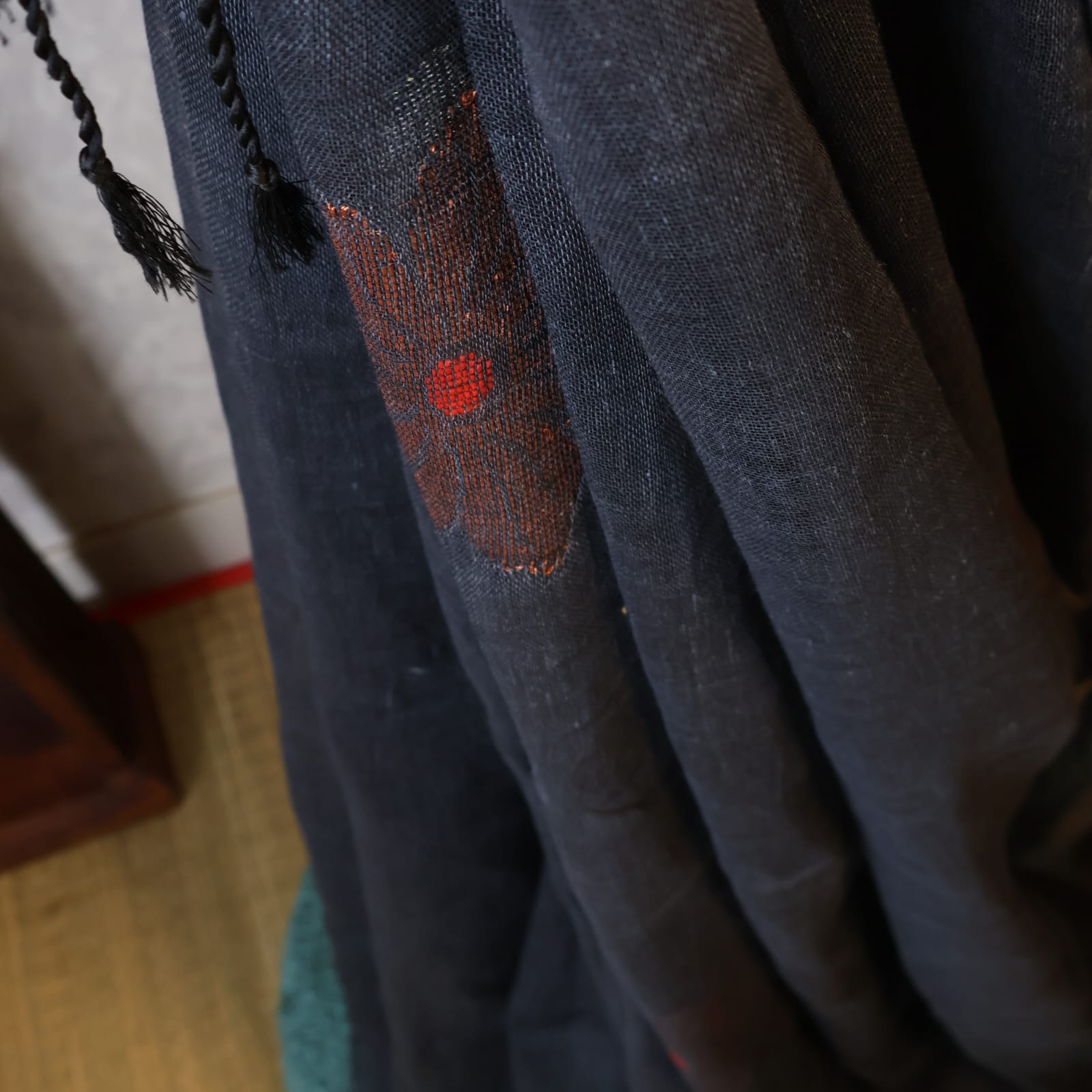 Pure Linen Jamdani Saree handwoven with blouse –  Light weight easy to drape. Comfortable all day .