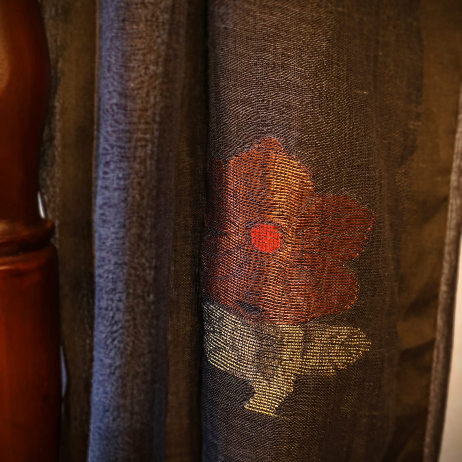 Pure Linen Jamdani Saree handwoven with blouse –  Light weight easy to drape. Comfortable all day .