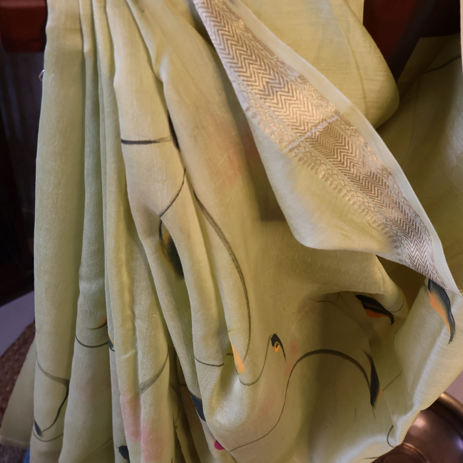 Maheshwari Handloom Silk Saree with blouse – 100% Pure Silk. Lightweight, easy to drape . Comfortable all day .