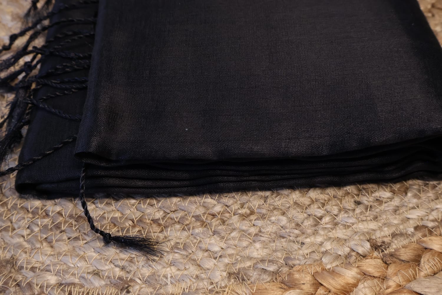 Handloom cotton Tissue Zari with blouse. Lightweight, comfortable all day. Easy to drape.