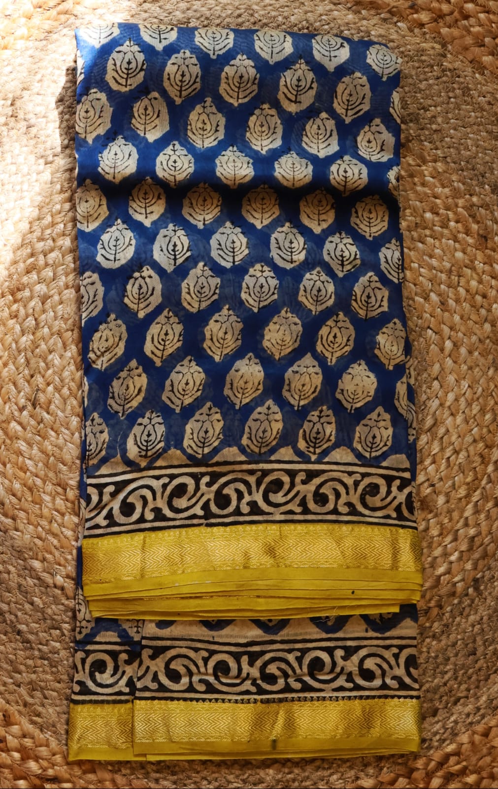 Maheshwari Handloom Cotton Silk Saree with blouse – Cotton 20% Silk 80%.Lightweight, easy to drape . Comfortable all day .
