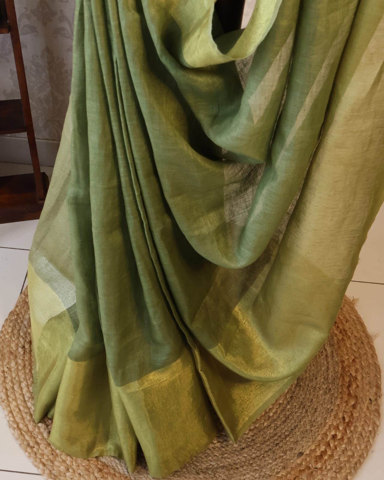 Pure Linen  Saree with blouse – Elegant, Professional & Handwoven. Light weight easy to drape. Comfortable all day .