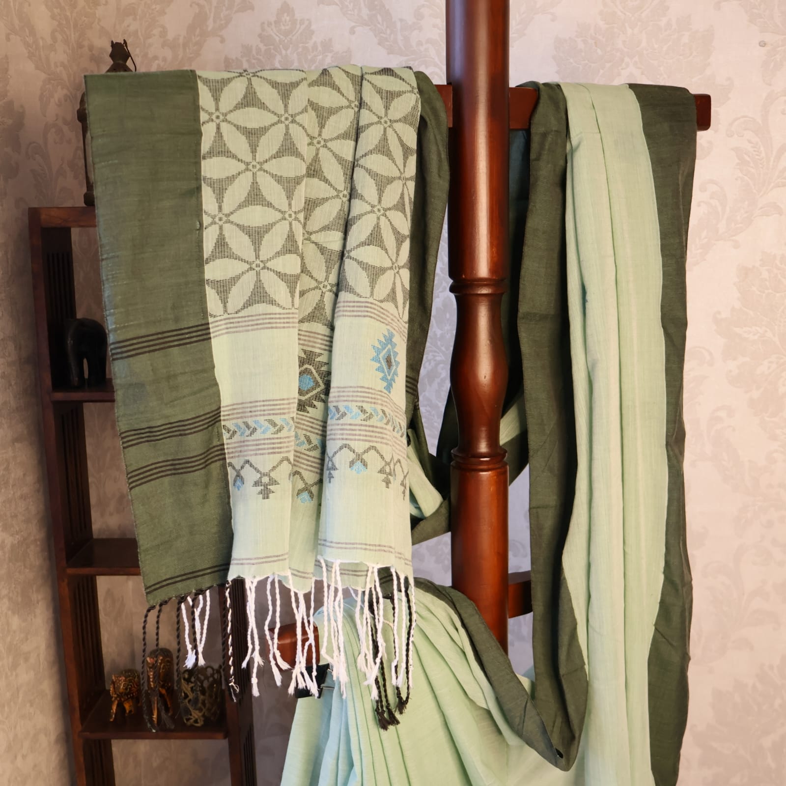 Pure Khadi Jamdani cotton Saree with blouse – Elegant, Professional & Handwoven, Light weight easy to drape. Comfortable all day .