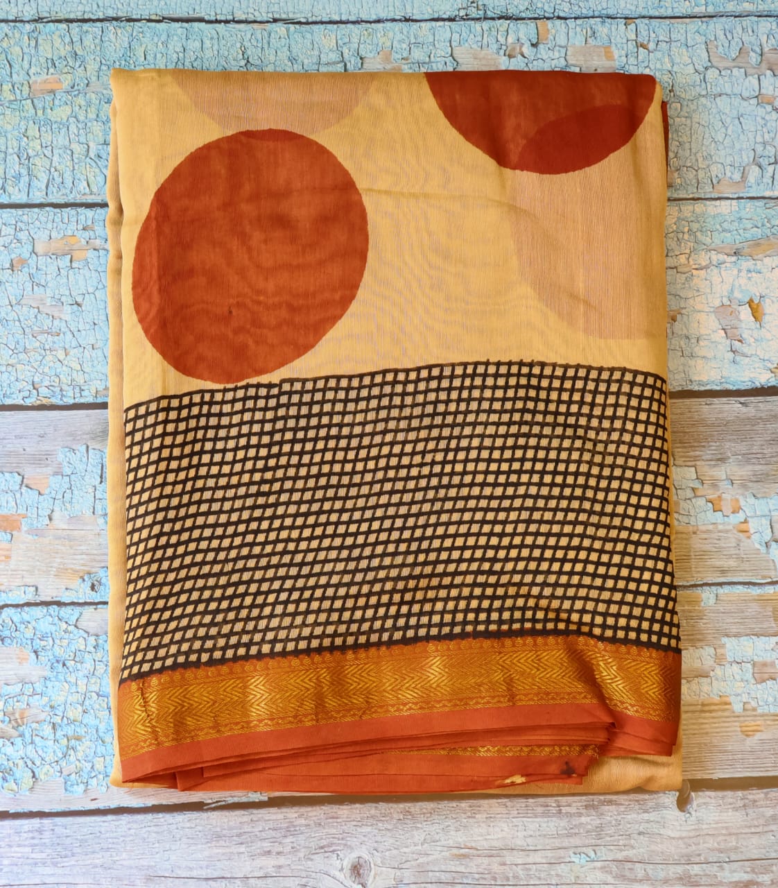 Maheshwari Handloom Silk Saree with blouse – 100% Pure Silk.  Light weight easy to drape. Comfortable all day .