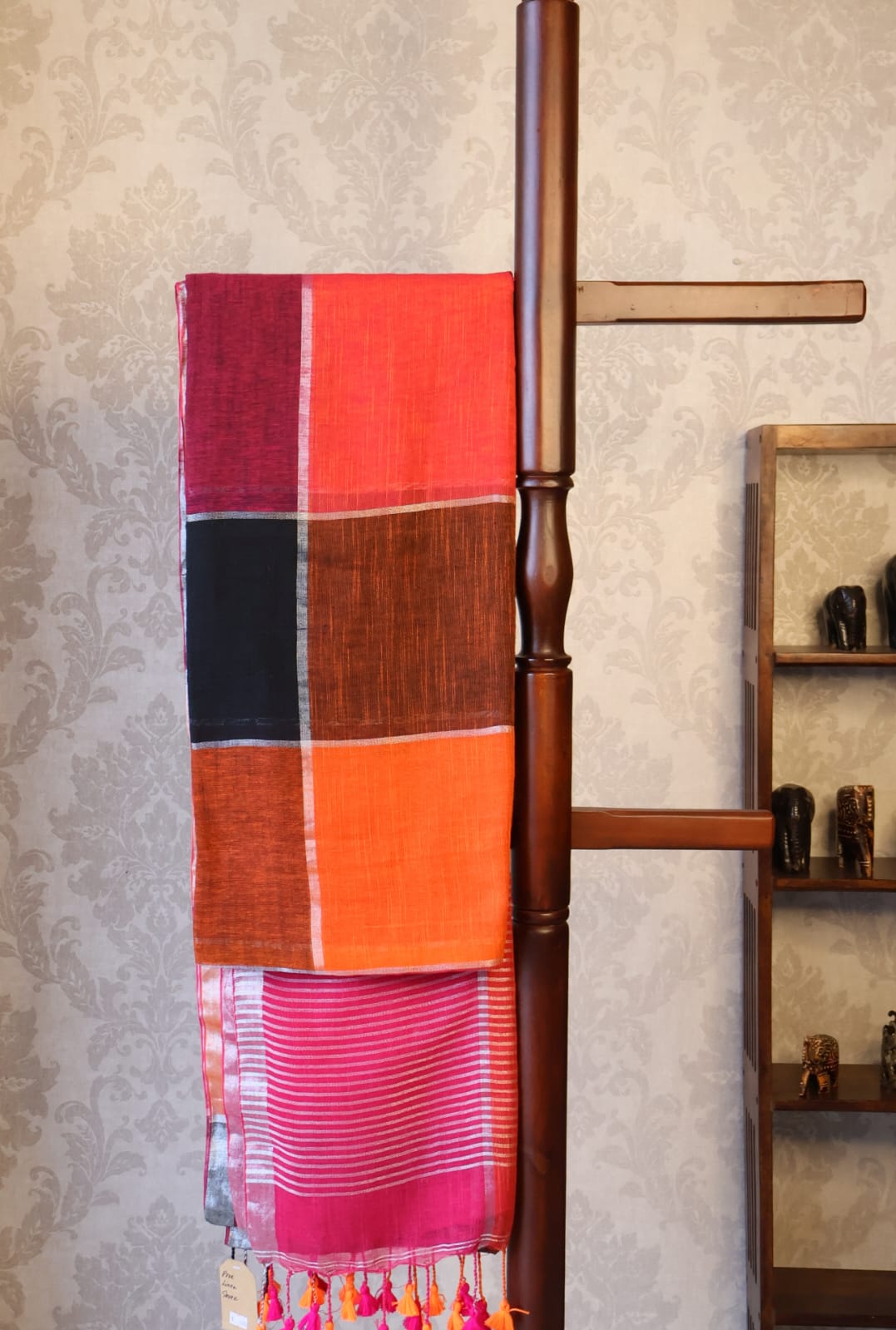 Pure Linen  Saree with blouse – Elegant, Professional & Handwoven Light weight easy to drape. Comfortable all day .