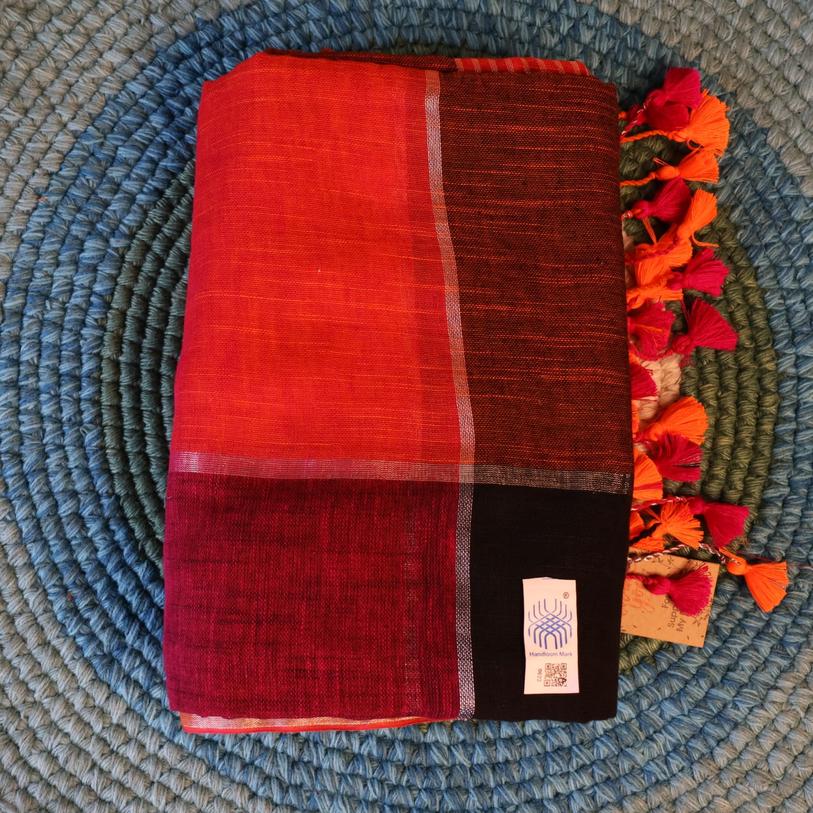 Pure Linen  Saree with blouse – Elegant, Professional & Handwoven Light weight easy to drape. Comfortable all day .