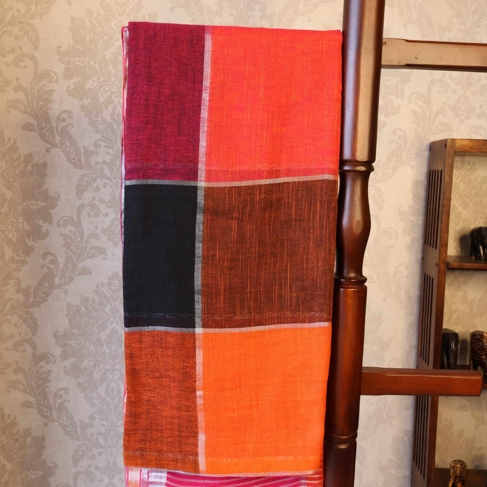 Pure Linen  Saree with blouse – Elegant, Professional & Handwoven Light weight easy to drape. Comfortable all day .