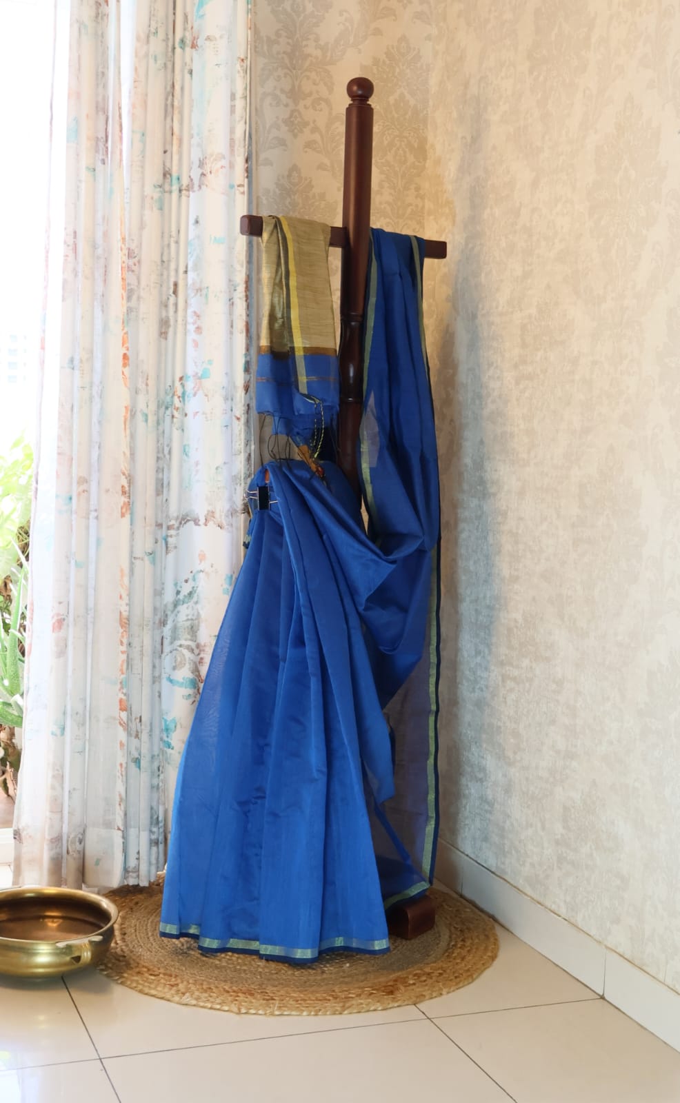 Ghicha Handloom  raw silk Matka Sarees with blouse. Light weight easy to drape. Comfortable all day .