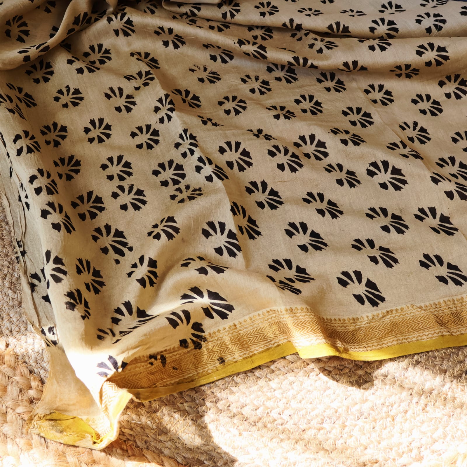 Maheshwari Handloom Silk Saree with blouse– 100% Pure Silk. Lightweight, easy to drape . Comfortable all day .