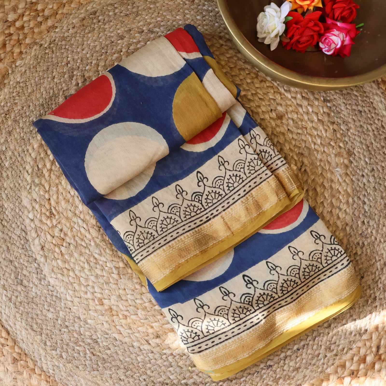 Maheshwari Handloom Silk Saree with blouse– 100% Pure Silk. Lightweight, easy to drape . Comfortable all day .