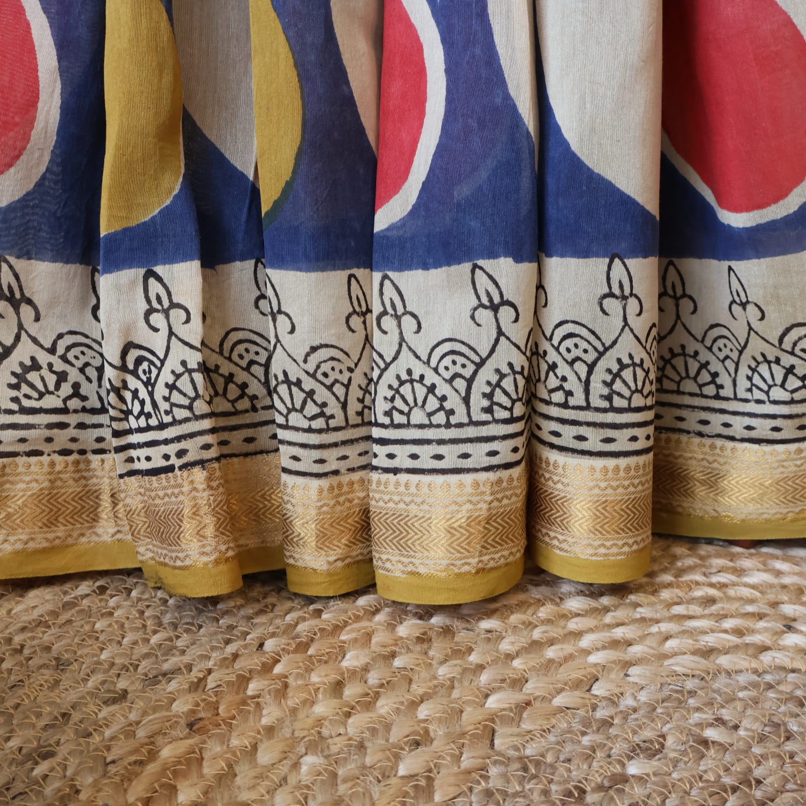 Maheshwari Handloom Silk Saree with blouse– 100% Pure Silk. Lightweight, easy to drape . Comfortable all day .