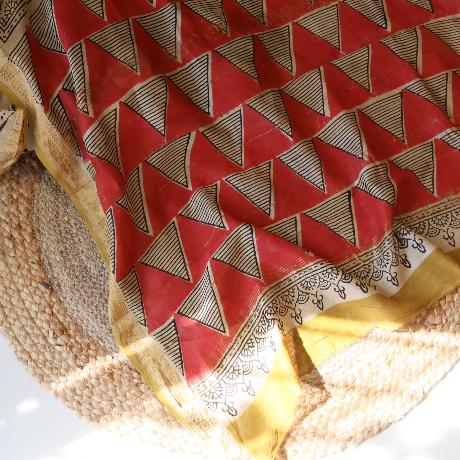 Maheshwari Handloom Silk Saree with blouse– 100% Pure Silk. Lightweight, easy to drape . Comfortable all day .