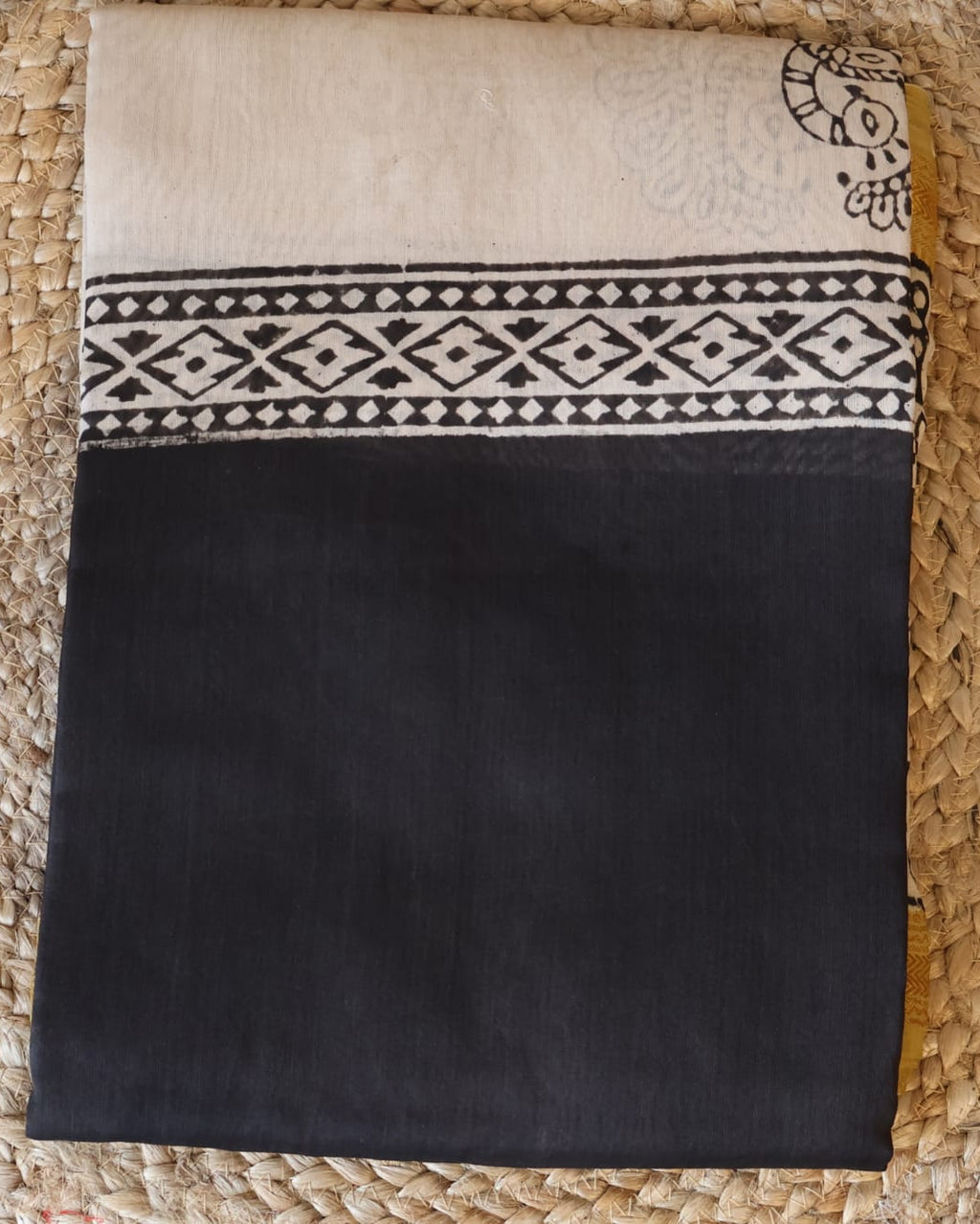 Off White with Charcoal boarder Saree with blouse - 100% Pure Maheshwari Handloom Silk