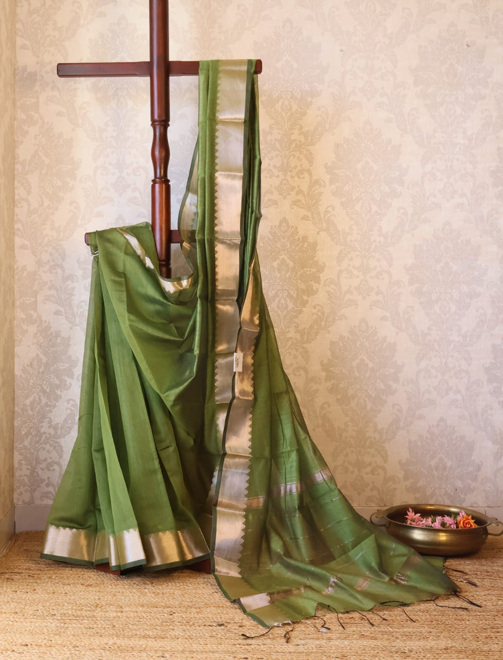Soft Handloom Saree from Bengal with Zari with  blouse peace . Light weight easy to drape. Comfortable all day.