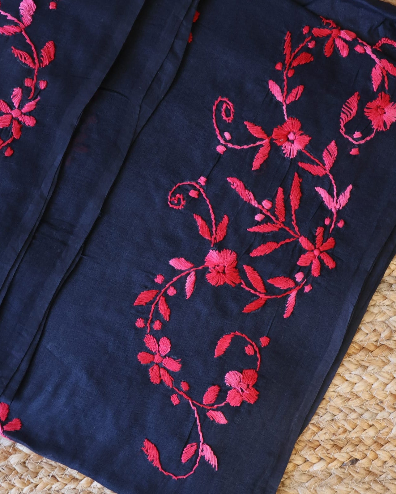 Handloom Saree from Bengal with hand-Embroidered Pure Cotton Saree