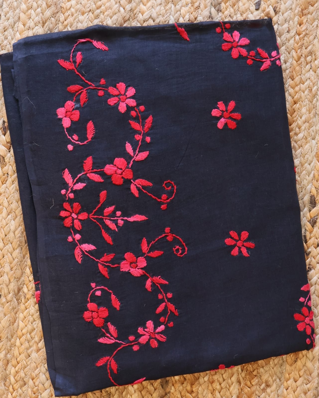 Handloom Saree from Bengal with hand-Embroidered Pure Cotton Saree