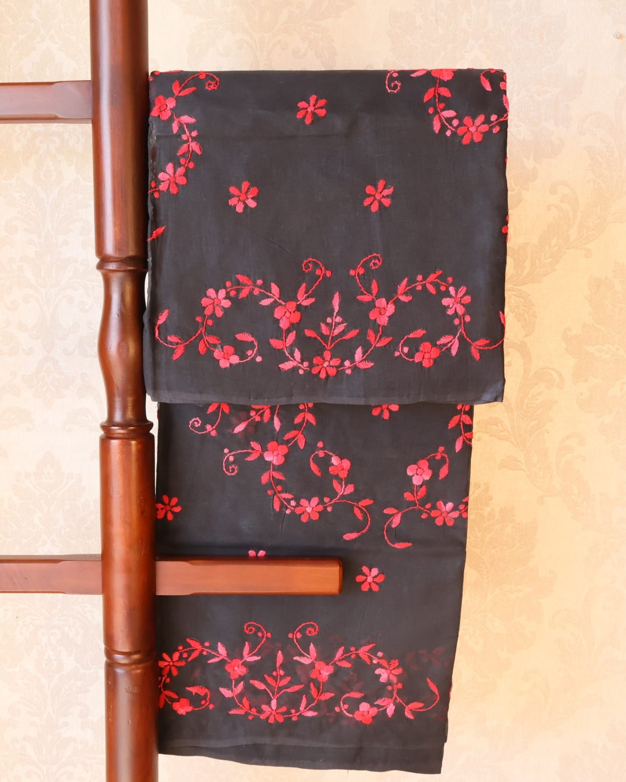 Handloom Saree from Bengal with hand-Embroidered Pure Cotton Saree