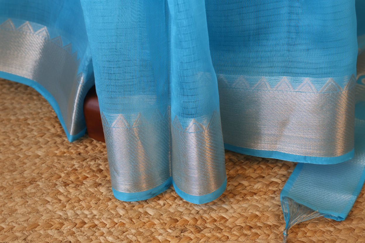 Soft Handloom Saree from Bengal with Zari with  blouse peace . Light weight easy to drape. Comfortable all day.